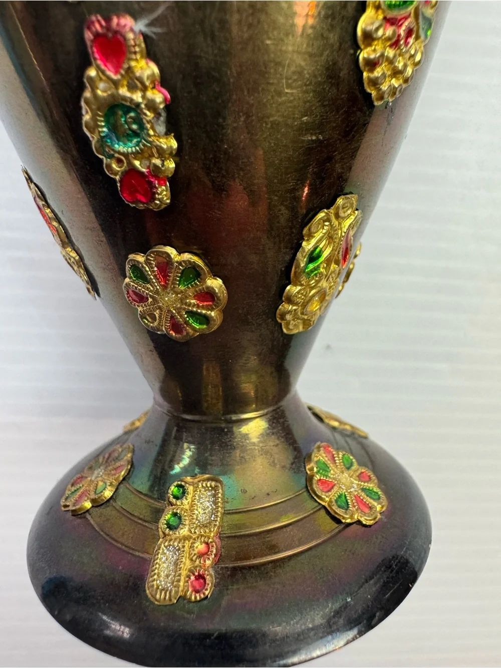 Indian? Iridescent Brass Vase Enamel Gem Medallion Scalloped Rim 6” Decor VTG